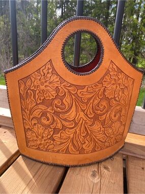 VINTAGE Genuine tooled leather embossed purse